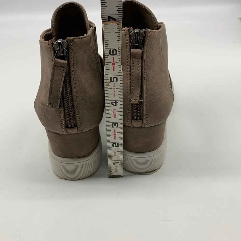 Journee Platform Shoes with Side Cut Outs size 9.5